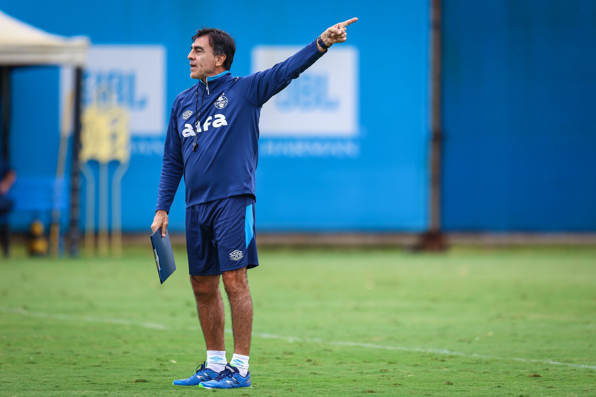 Clube procura o Grêmio por atacante “xodó” de Quinteros