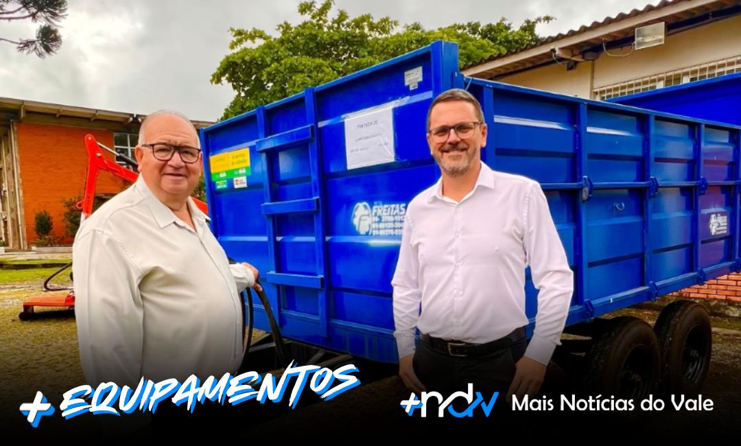 Prefeito Silvio recebe equipamentos agrícolas em Florianópolis ao lado do secretário Valmor Binello