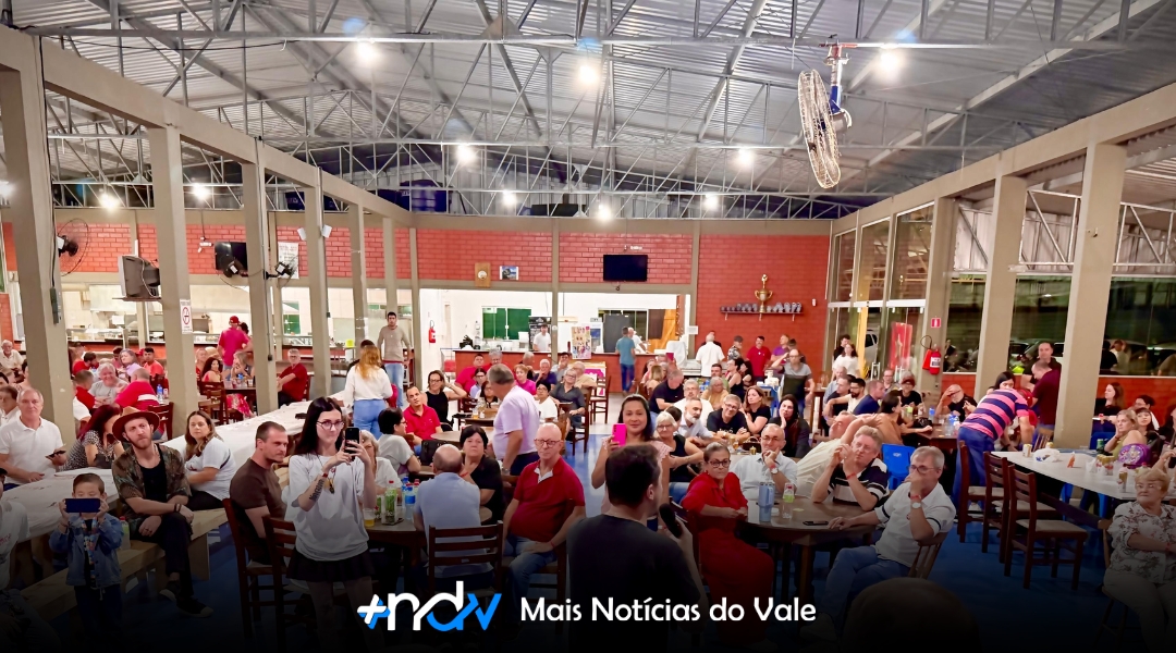 Jean Volpato anuncia candidatura à presidência do PT de Blumenau durante celebração dos 45 anos do partido