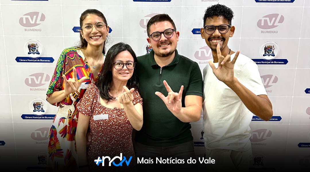 Câmara aprova projeto de Bruno Cunha que garante prioridade a crianças e adolescentes surdos em escolas com ensino em Libras
