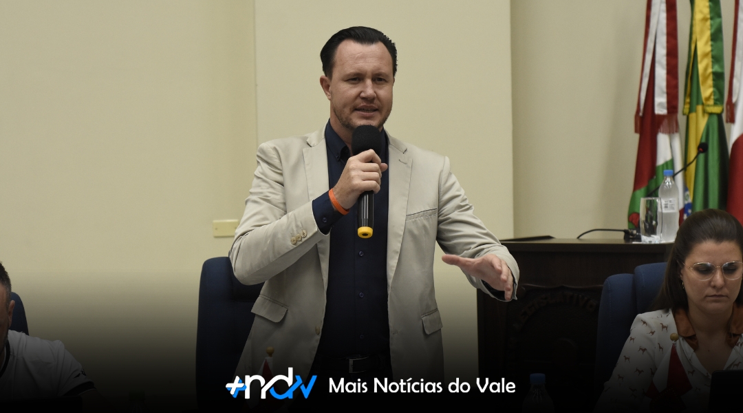 Vereador Lúcio Vanderlinde apresenta moção por anistia aos presos do 8 de janeiro