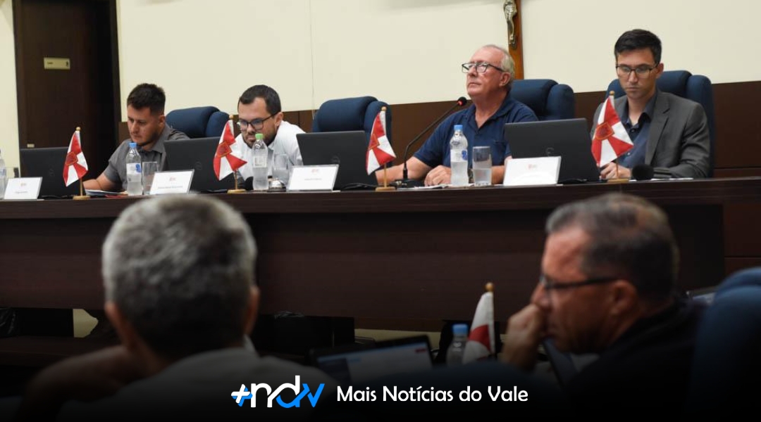Vereadores e secretário de Educação rebatem acusações e pedem retratação de Dudu