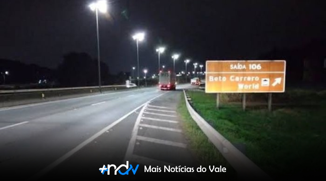 Tragédia em Penha: Casal é brutalmente atropelado na BR-101 durante troca de pneu