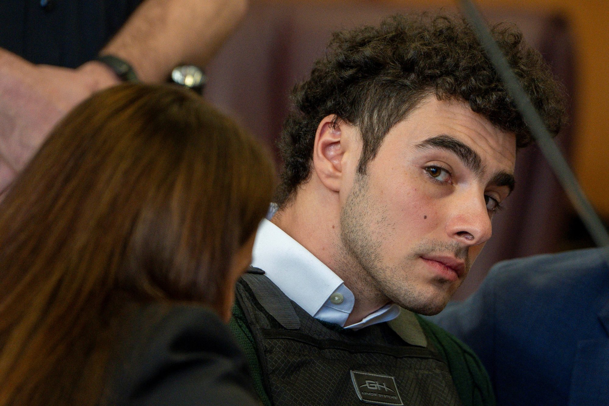 Luigi Mangione é indiciado por morte de CEO em Nova York; acusações abrem caminho para pena de morte