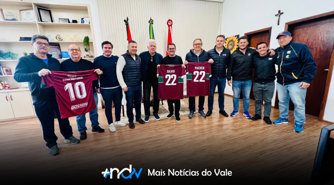 BEC Blumenau homenageia ex-jogadores Marinho e Carlinho Januário em Indaial