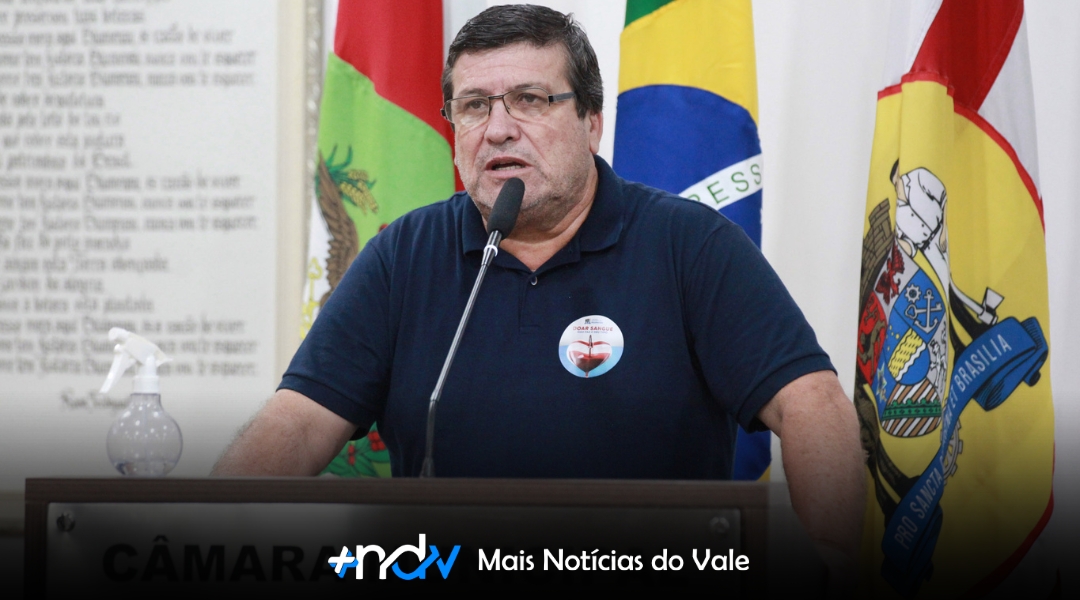 Presidente da Câmara de Blumenau participa de sessão em Indaial para divulgar campanha de doação de sangue