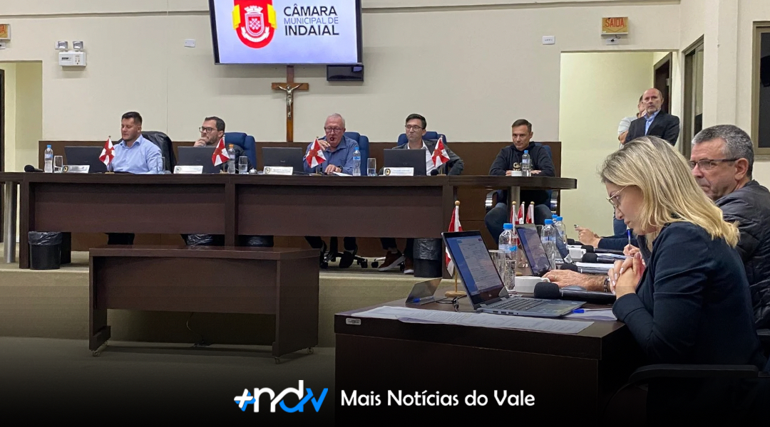 Pedido de vistas sobre reajuste salarial causa tensão na Câmara de Indaial