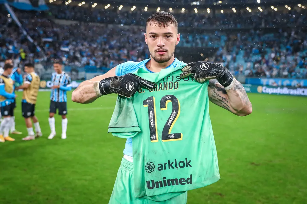 Grêmio e Palmeiras negociam Gabriel Grando; veja detalhes