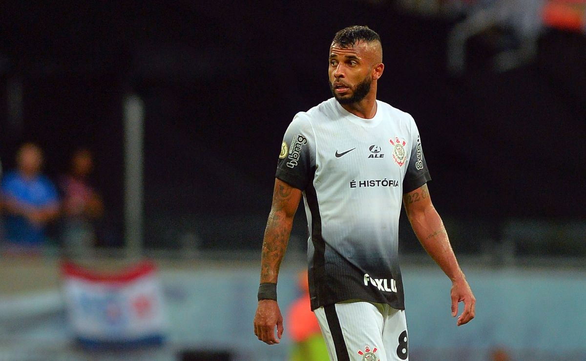 Corinthians se pronuncia sobre o negócio entre Alex Santana e Grêmio