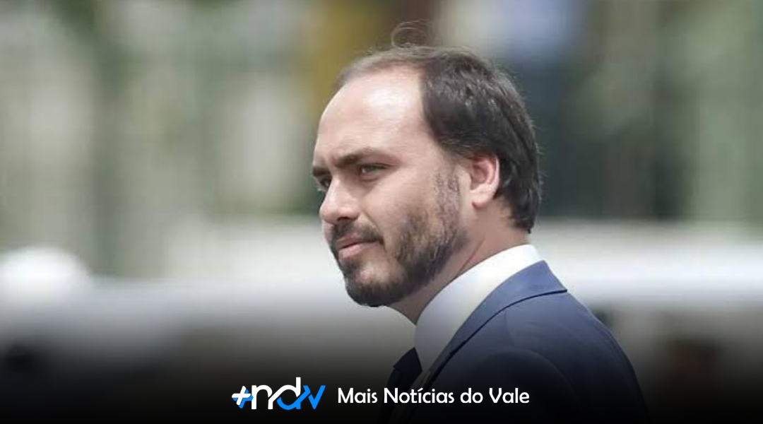 Bolsonaro anuncia Carlos como candidato ao Senado por SC e frustra planos de Julia Zanatta