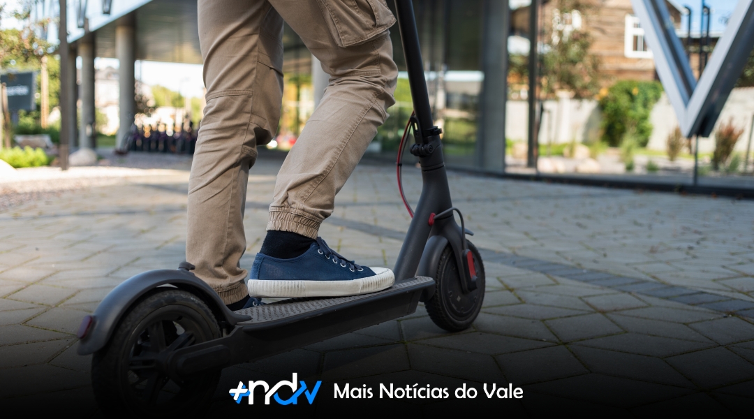 Cidades de SC avançam na regulamentação de patinetes e ciclomotores