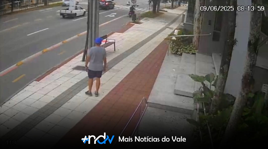 Câmera flagra atropelamento em faixa de pedestres na Alameda Rio Branco, em Blumenau