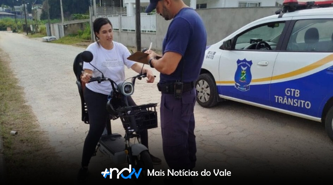 Brusque cria regras para patinetes e scooters elétricas e lança curso gratuito para condutores