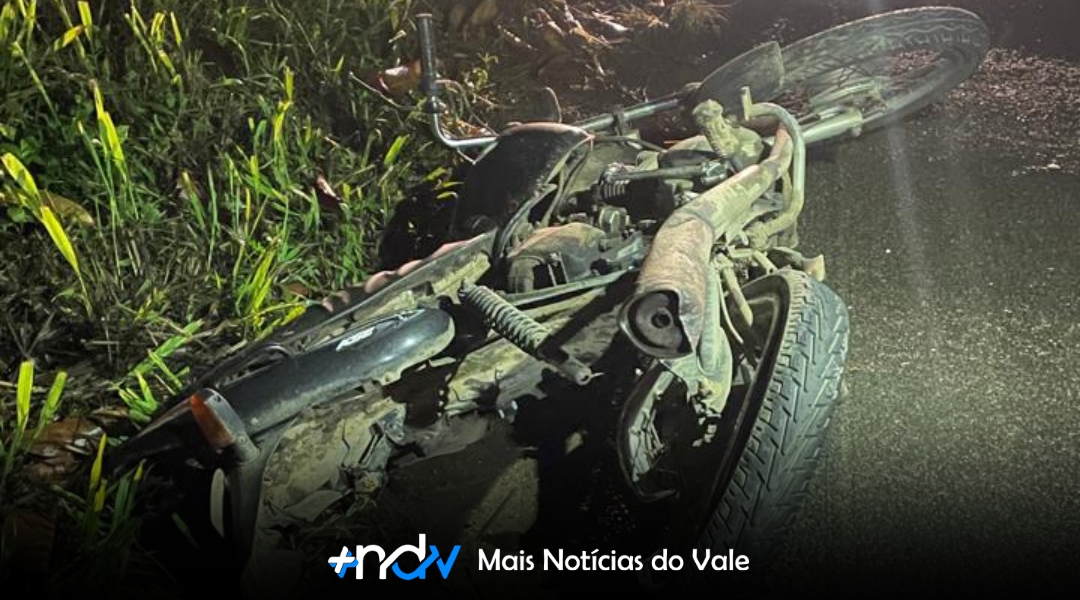 Acidente entre carro e moto deixa motociclista gravemente ferido em Indaial