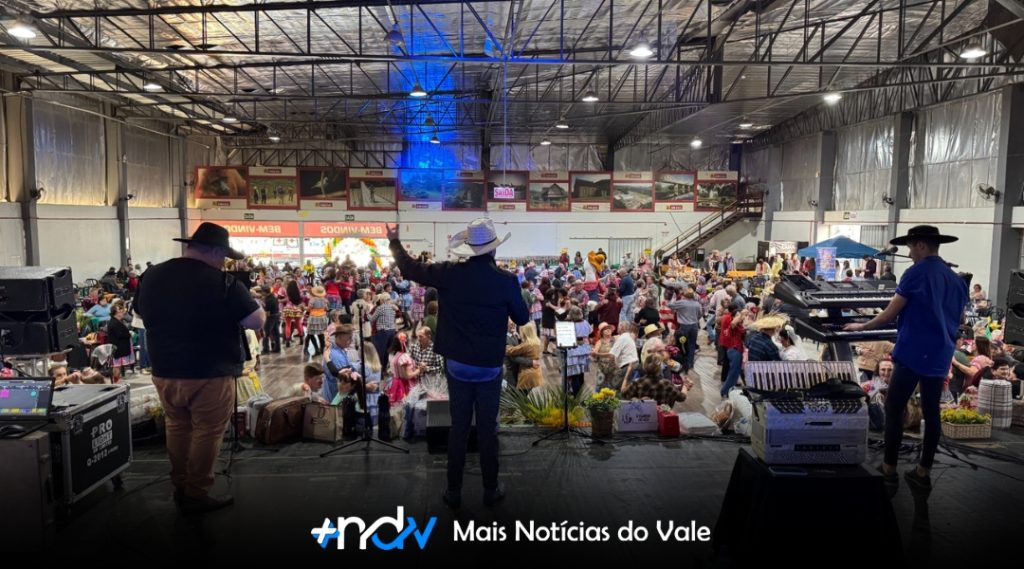 Festa Junina da Melhor Idade reúne mais de 800 pessoas em Indaial