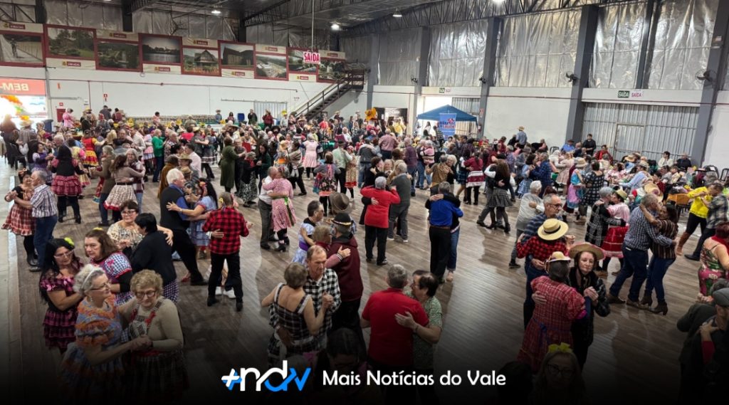 Festa Junina da Melhor Idade reúne mais de 800 pessoas em Indaial