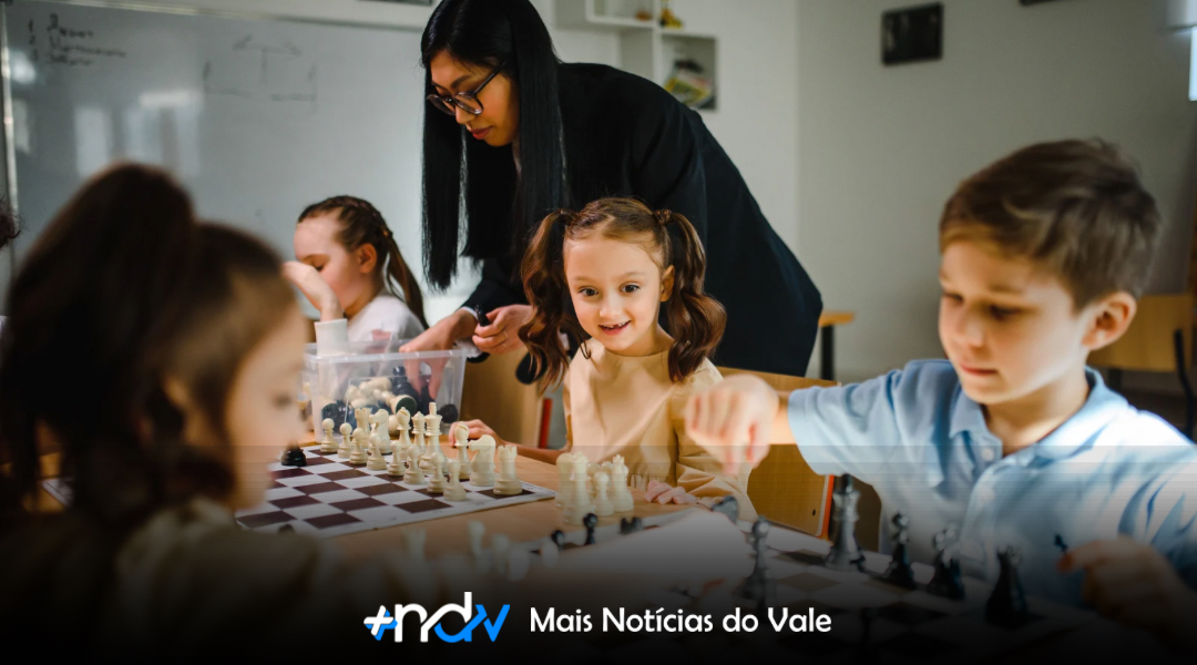 Nova rotina sem celulares nas escolas de SC resgata interação e melhora rendimento