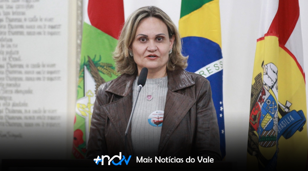 Cristiane Loureiro destaca propostas de melhorias na Área Azul em Blumenau