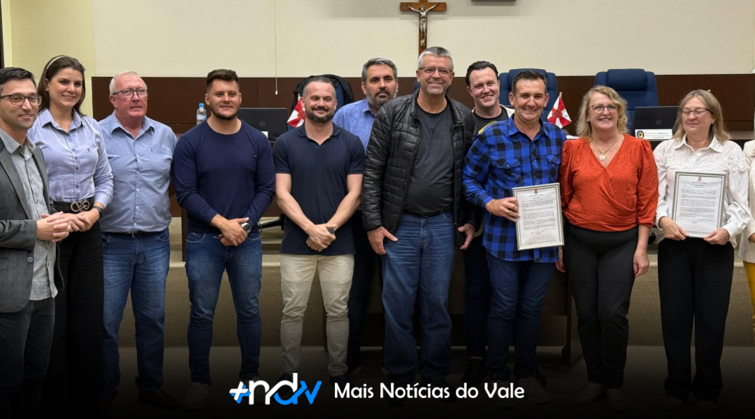Câmara aprova Moção de Aplausos aos servidores Rose e Cristiano pelos serviços prestados na rodoviária de Indaial