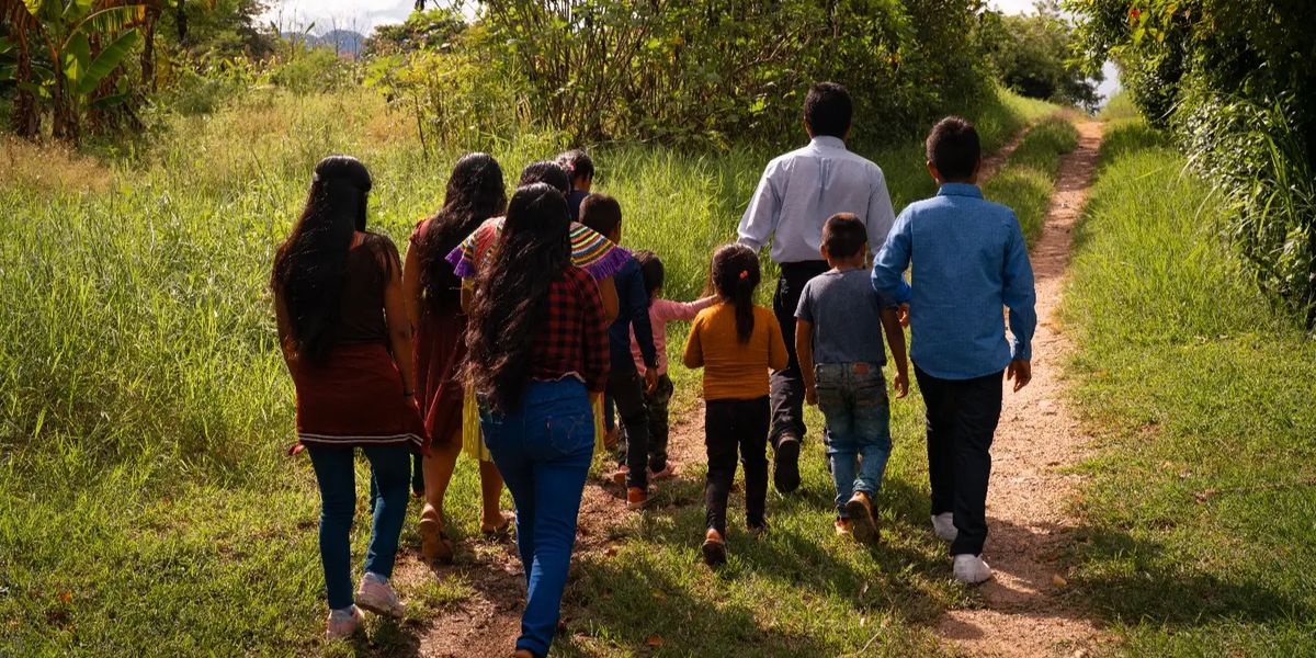 Mais de 100 cristãos fogem de suas casas em meio à ameaças no México