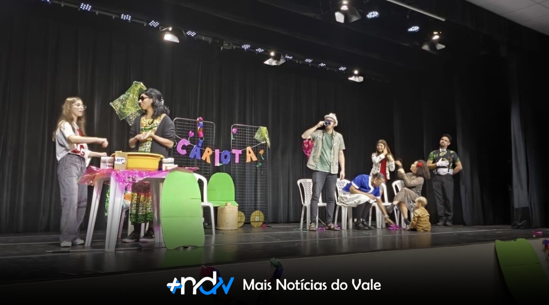 Grupo Trapos e Farrapos revive memórias da danceteria Merini em comédia teatral