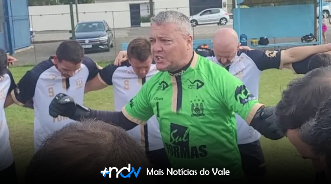 Aos 44 anos, goleiro improvisado mostra que nunca é tarde para sonhar e vira herói em vitória histórica