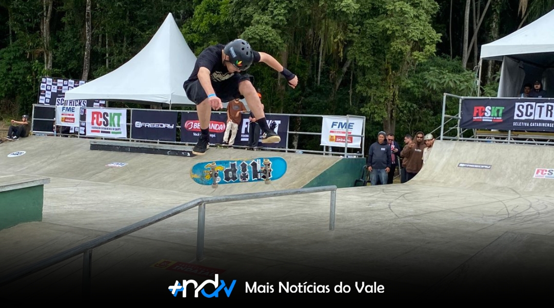VÍDEO – Indaial recebe 2ª Etapa do Circuito Catarinense de Skate Street Sub16 com recorde de participação