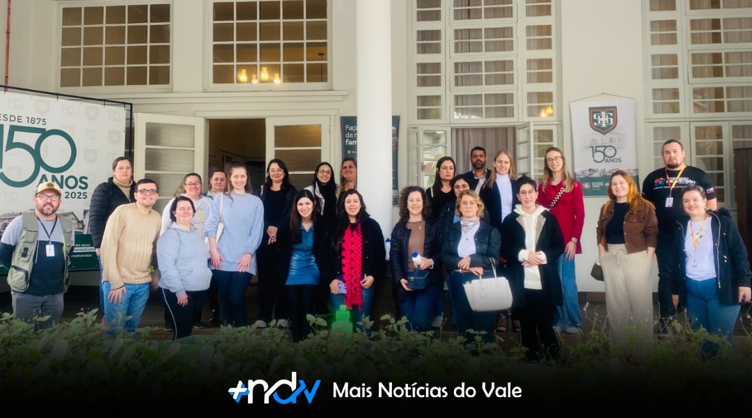 Professores vivenciam história de Indaial em trilha pelo patrimônio cultural