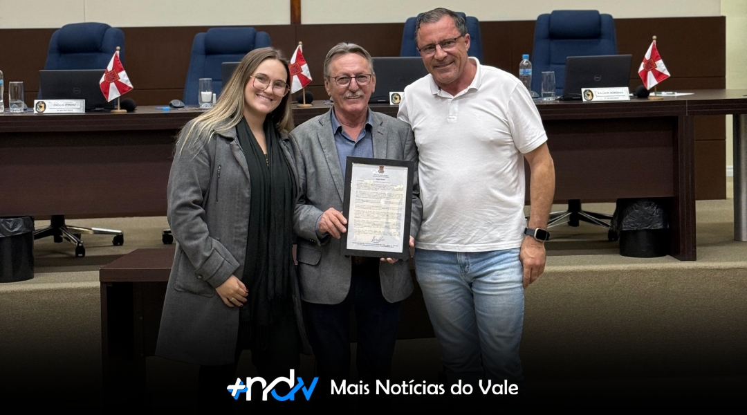 Câmara de Vereadores homenageia Óptica Heusi e Jorge Waldrich com moção de aplausos
