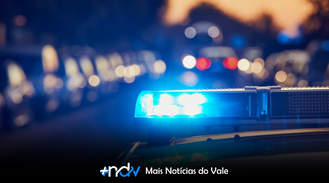 Mãe e filho são encontrados em decomposição dentro de casa após mudança em PE