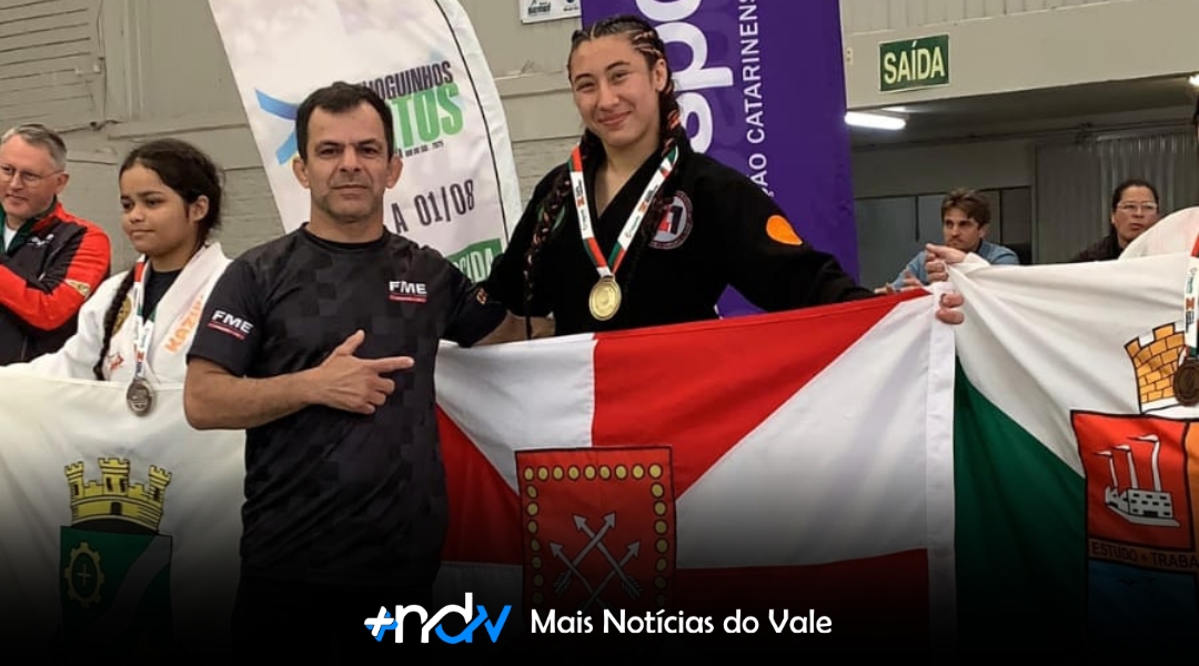 Eloá Lopes conquista dois ouros no Jiu-Jitsu nos 37º Joguinhos Abertos de SC