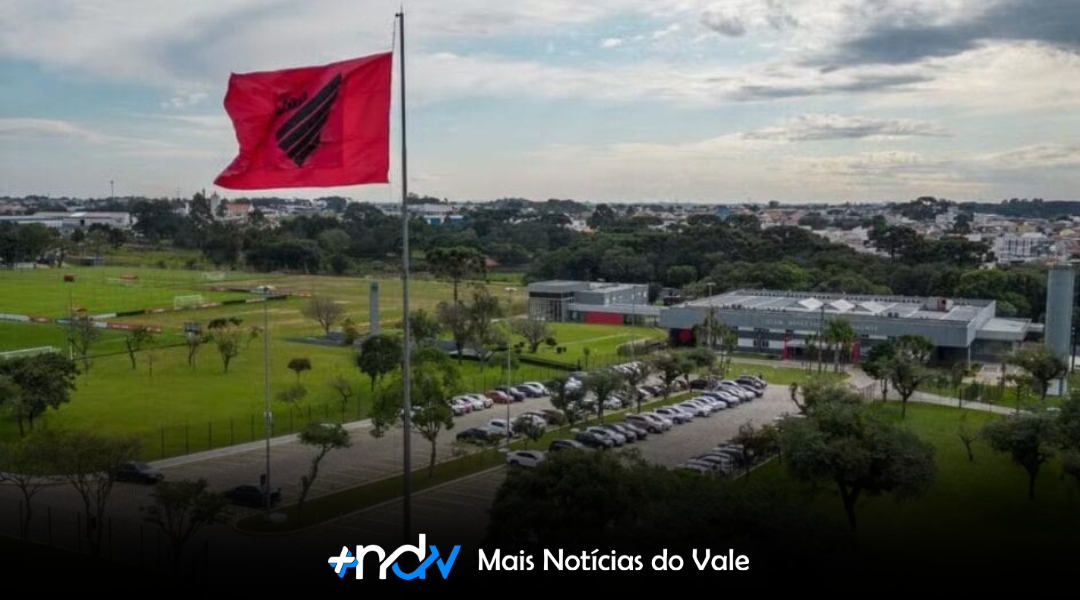 Athletico Paranaense chama padre para benzer CT e tentar reverter má fase