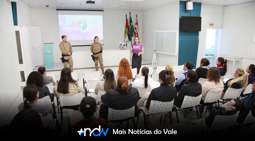 Procuradoria Especial da Mulher fortalece ações do Agosto Lilás com palestra no Hospital Santa Isabel
