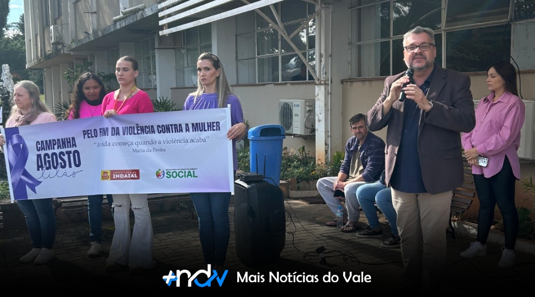 Caminhada marca início das ações do Agosto Lilás em Indaial
