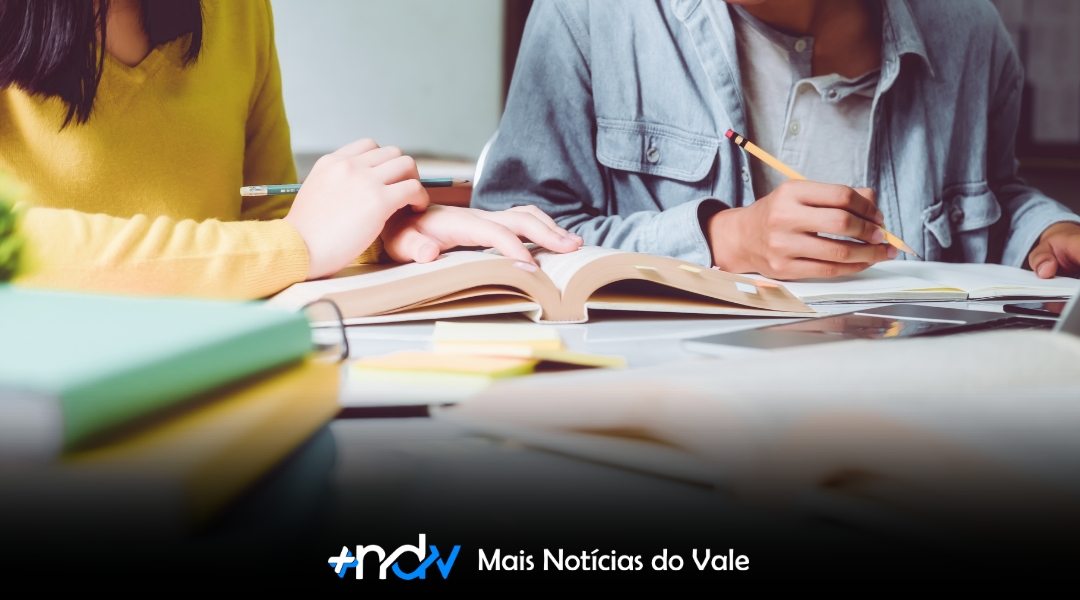 Câmara de Indaial recebe projeto que cria programa de premiação para alunos e gratificação a professores por desempenho em olimpíadas e feiras científicas