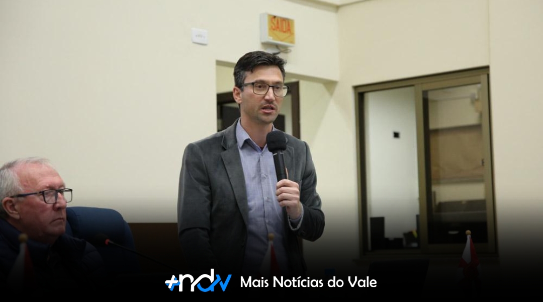 Câmara de Indaial aprova projeto que autoriza disponibilização da Bíblia Sagrada em bibliotecas escolares e públicas
