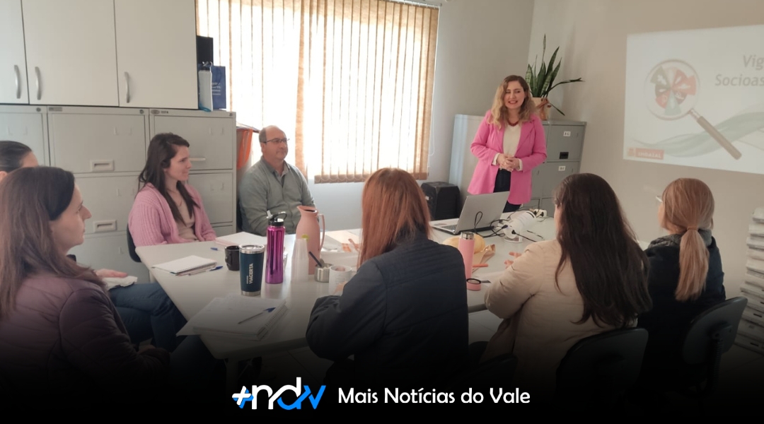 Vigilância Socioassistencial promove reunião técnica no CRAS Carijós