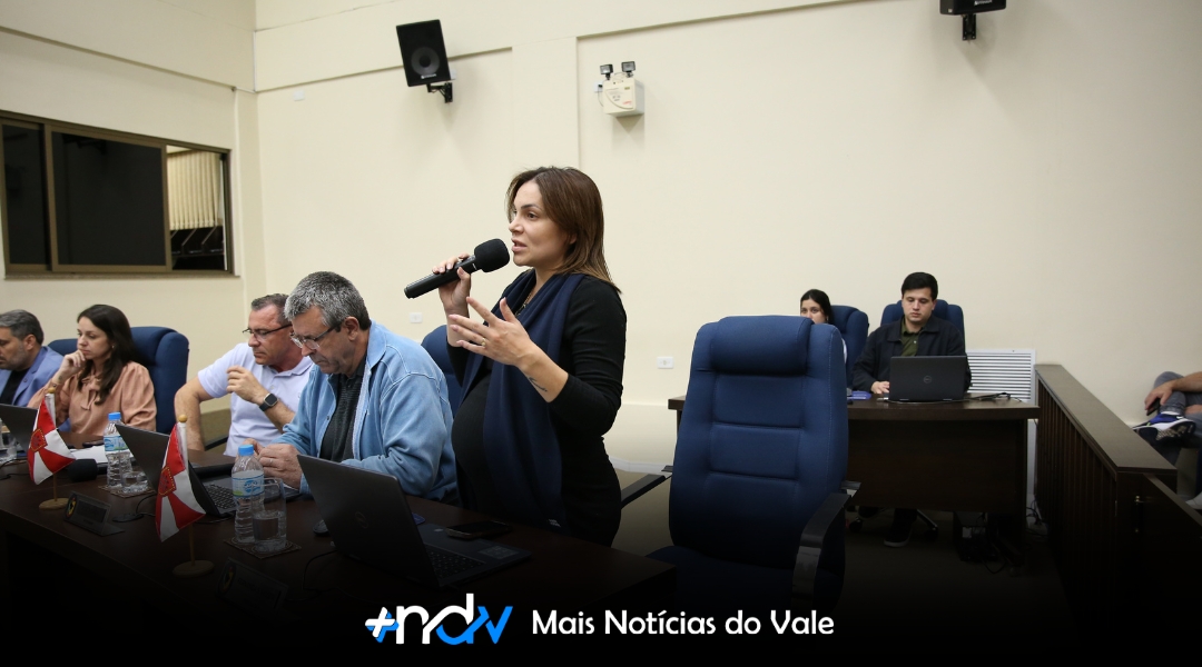 Vereadora Fernanda Santos questiona sobre teleagendamento e mutirão oftalmopediátrico