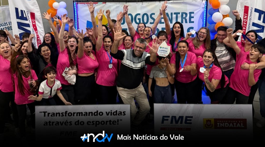 Cerimônia reuniu autoridades, atletas e público em uma noite épica, com música, luzes, hinos, tocha olímpica e a primeira disputa da competição