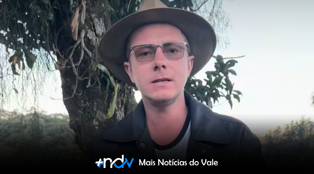 Influenciador retira objetos de ritual do túmulo do pai em Pomerode e gera polêmica