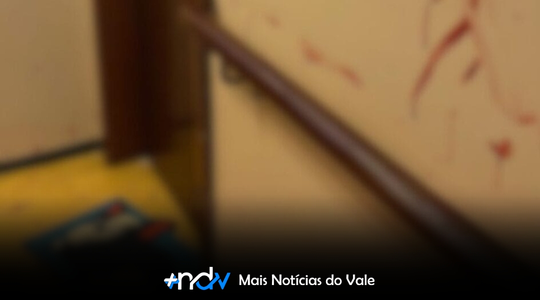 Marcas de sangue em prédio de Chapecó revelam assassinato durante briga de casal