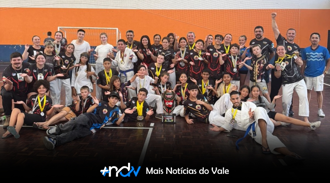 Indaial brilha novamente no karatê catarinense