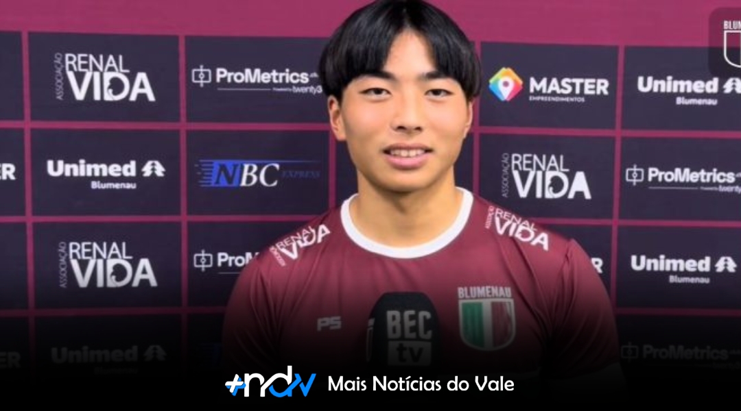 Do outro lado do mundo para vestir a camisa do BEC