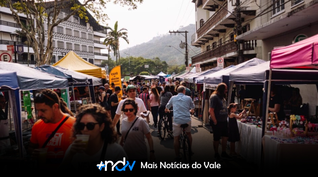 Domingo de cores, sons e experiências toma conta do centro de Blumenau