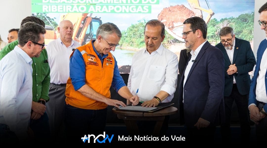Governo de SC anuncia mais de R$ 29 milhões em investimentos e inaugura quadra poliesportiva em Indaial