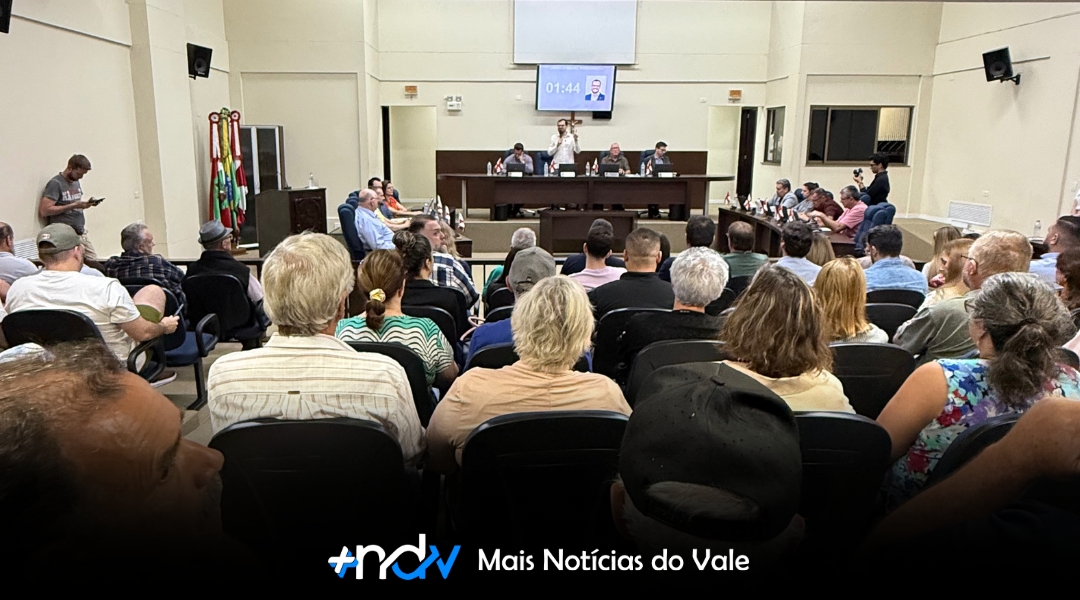 Sessão da Câmara promete debates acalorados e votações importantes em Indaial