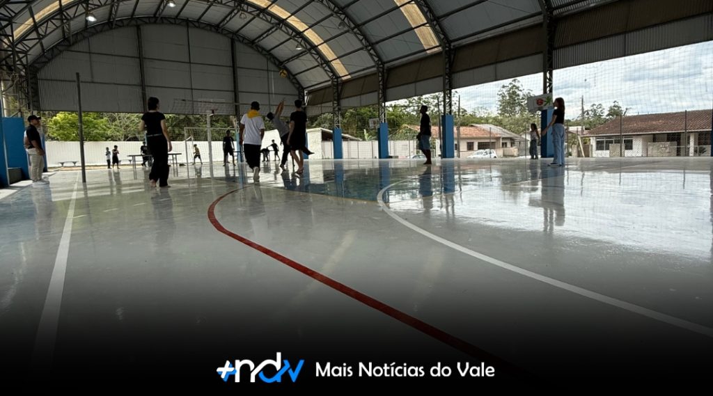 Comunidade do Encano Baixo celebra entrega das obras na Escola Rudolfo Alfarth