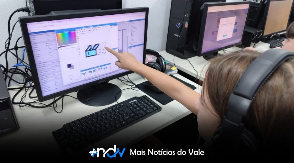 Alunos da E.B.M. Anna Alves Dias brilham na FEBIC com projeto inclusivo de tecnologia