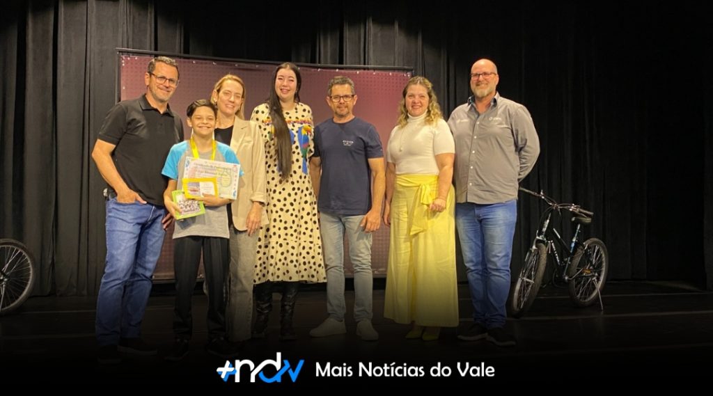 Talentos de Indaial se destacam nos concursos “Poetizando Meu Vale” e “Traços do Meu Vale”