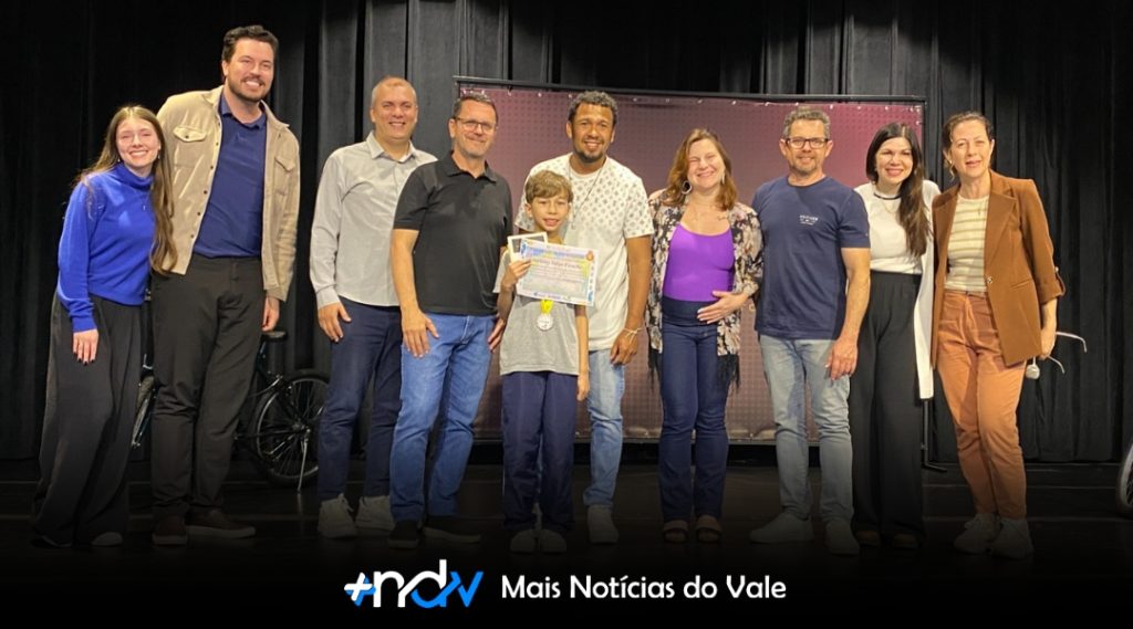 Talentos de Indaial se destacam nos concursos “Poetizando Meu Vale” e “Traços do Meu Vale”